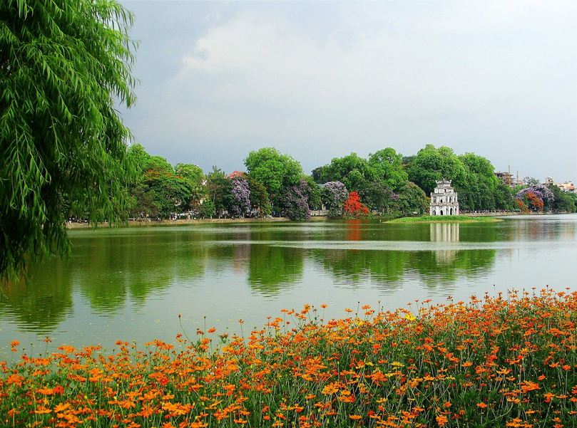 Description: Hoan Kiem lake, Hanoi, Vietnam - Mixtourist